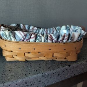 Woven Basket with Fabric Liner